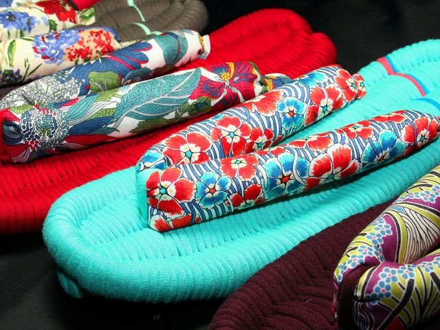 リバティープリントの鼻緒で上品で華やかな布草履に_さくらん布ぞうり