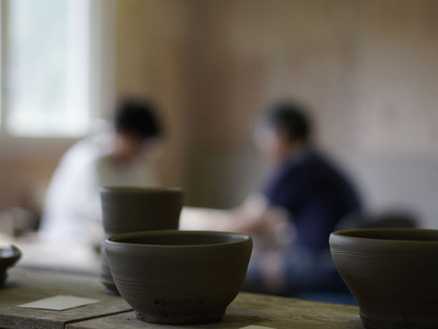 電動ろくろの体験の様子_くれさかの森陶芸工房