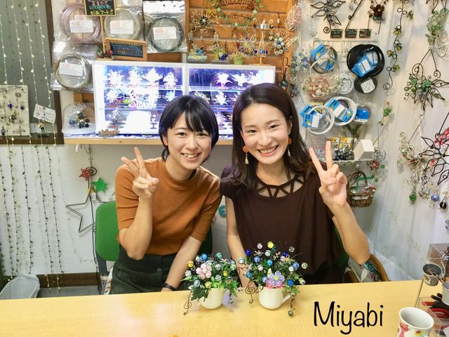 とっても可愛いアレンジメントが完成♪お友達同士で来て下さった素敵な保母さん達♪_手作り雑貨の雅<miyabi>