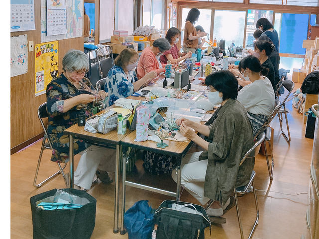 定期コースの生徒さん達は10代〜70代まで遠くから皆さん月1回レッスンを楽しみに来て下さいます。_手作り雑貨の雅<miyabi>