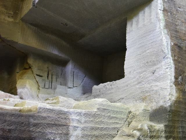 カノー伝説。巨大な古代遺跡のような石切り場跡_カノー伝説