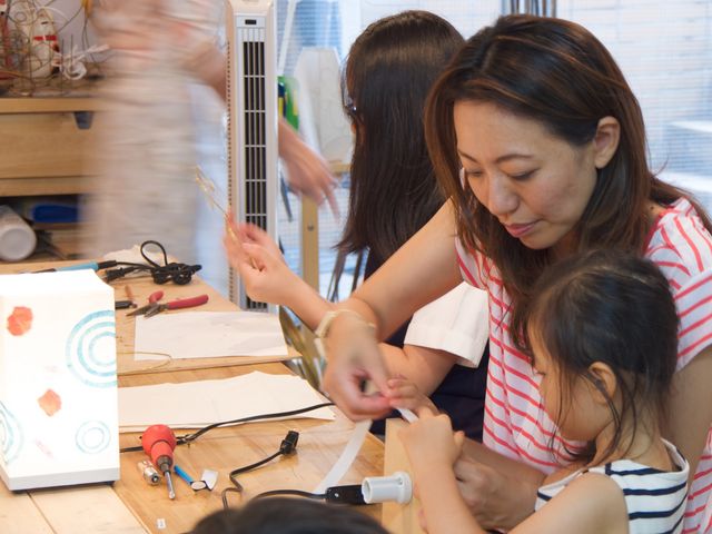 お子さんと一緒にやれる作品もあります_手作りライト教室 PaperMoon