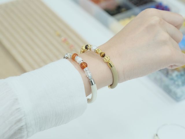 バングル型のブレスレット作りもできます。お友達やカップルでお揃いにしてもいいですね♪_三重県真珠