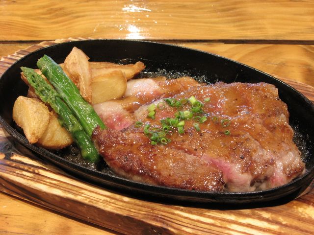 石垣牛ステーキもあります!_琉球ダイニング地酒横丁