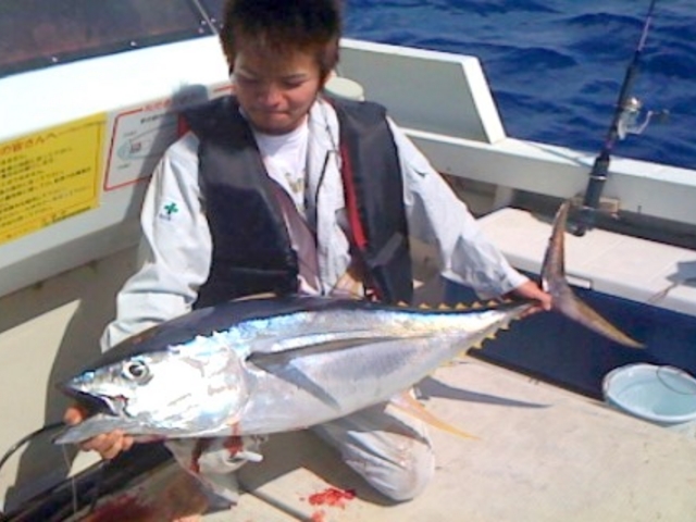マグロ釣りを体験できる本格派フィッシング!_沖縄パヤオ