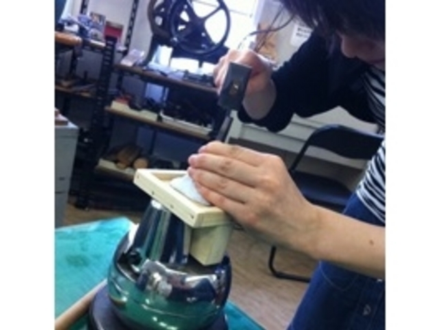 WAXコースの授業風景です。_ジョワ宝石ビジネススクール