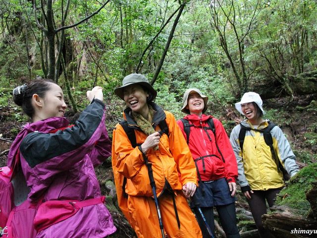 一人旅でも参加しやすいアットホームな雰囲気作りを心掛けてます。_屋久島アウトドアガイド 島結