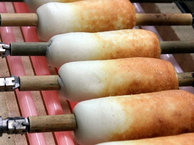 ちくわは15分ほど焼きます。美味しそう〜〜♪♪焼き立ては本当に絶品です!_てっちゃん工房