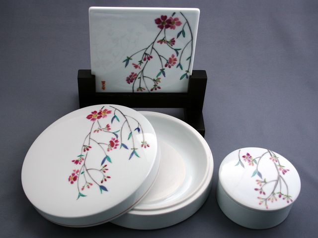 しだれ桜文日月硯3点セット(15シリーズ展開)_赤絵白磁硯処 雪月花