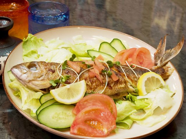 オーナー自ら獲った魚介など鳩間島ならではの沖縄料理を満喫♪_島唄ライブ居酒屋 鳩間島