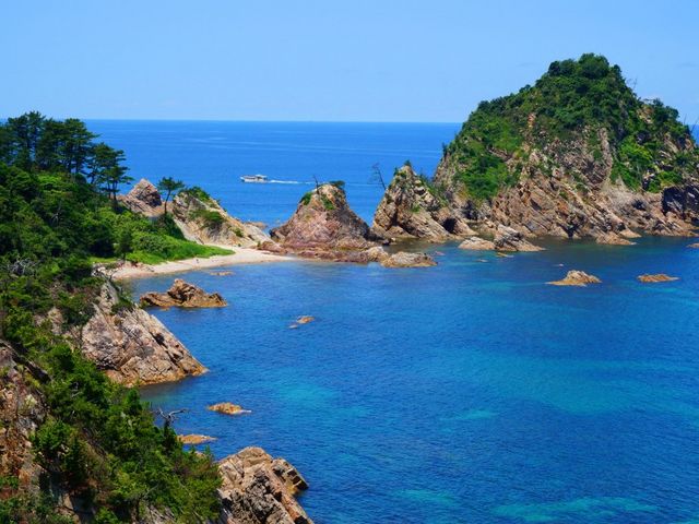 浦富海岸島めぐり遊覧船