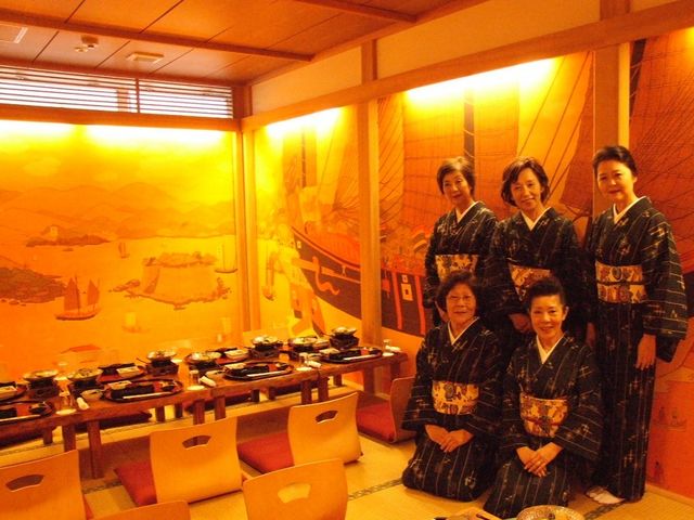 仲居さんが付く接客サービスが、会社やご家族での利用に好評です。_琉球料理 首里天楼