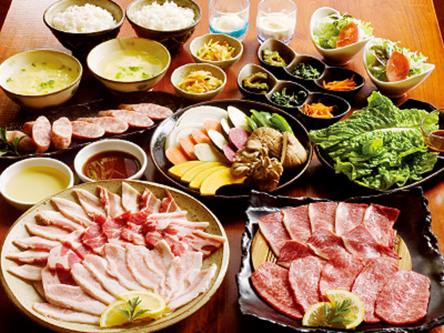 焼肉は県産のブランドを良心価格で提供しています。_焼肉と沖縄家庭料理うるま