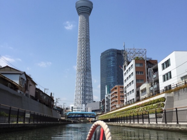 スカイツリーを目指します。_都心の水辺探訪クラブ
