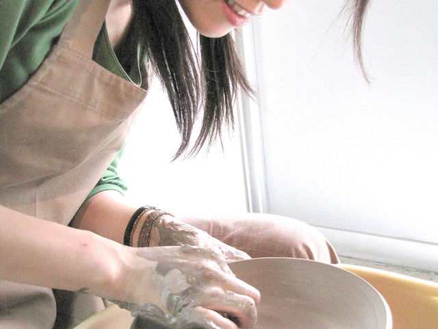 ただいま「パスタ皿」制作中!おうちパスタが手作りの器で食べれるなんて、とても贅沢な事ですよね♪_白金陶芸教室