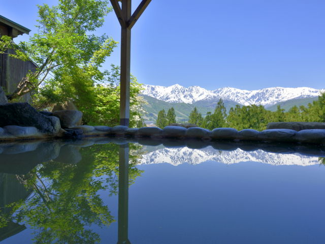 日帰り入浴の可能な天神の湯。16-18時が多少混雑するときがあります。
写真は5月中旬_白馬ハイランドホテル