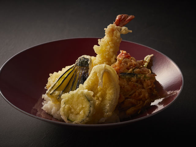 【メインディッシュ】季節の彩り天丼_ホテルニューアカオ