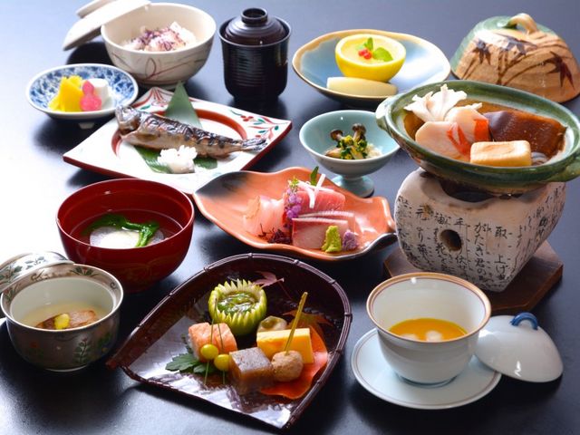 食彩会席_川堰苑 いすゞホテル