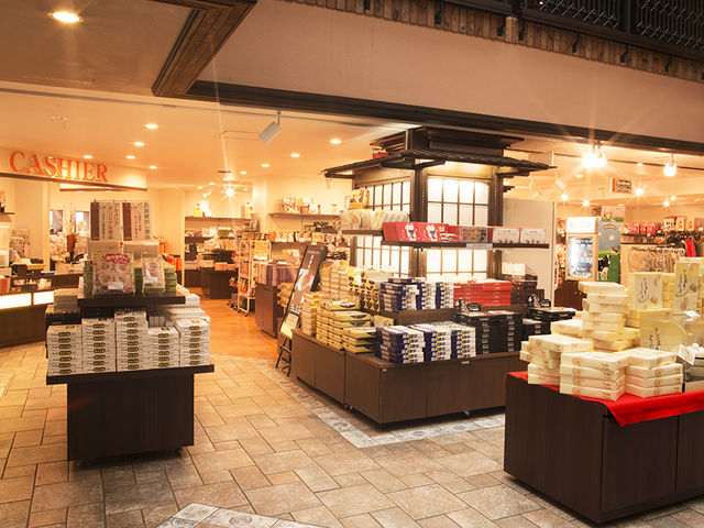 【施設】売店 ランチタイムもディナータイムも営業中!豊富な品揃え!_ホテルくさかべアルメリア