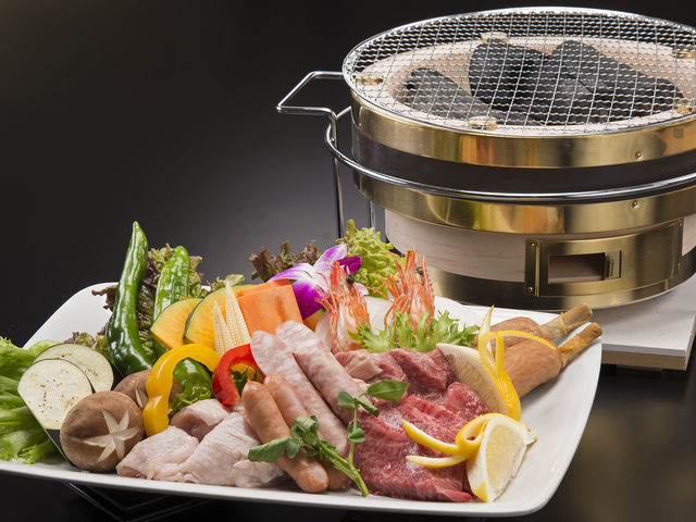 【食事】夏季限定!BBQセット!炭火で飛騨牛!海鮮も!_ホテルくさかべアルメリア