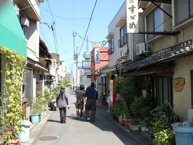 別府駅前ぶらりコースでは、大正時代から続く旅館街を歩きます。_別府八湯語り部の会