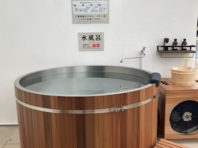 サウナの後は水風呂でととのう!_リブマックスアムス・カンナリゾートヴィラ