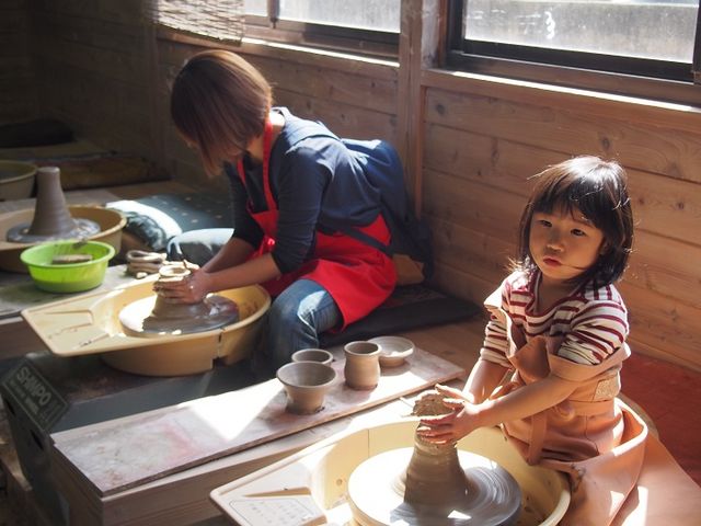 お子様も気軽にろくろ体験♪_益子陶芸倶楽部