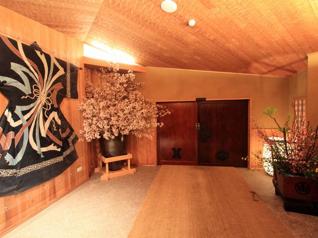 本陣 入り口_川場温泉 かやぶきの源泉湯宿 悠湯里庵