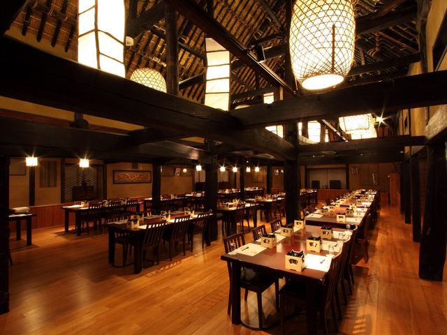 お食事処 くつろぎ亭歴史ある かやぶき屋を移築_川場温泉 かやぶきの源泉湯宿 悠湯里庵