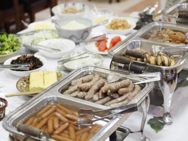 朝食はバイキング形式となります。
約60品目の料理をご堪能くださいませ。_南平台温泉ホテル