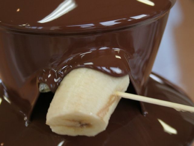 季節のフルーツにたっぷりのチョコレートをかけて召し上がれ_グランドホテル太陽