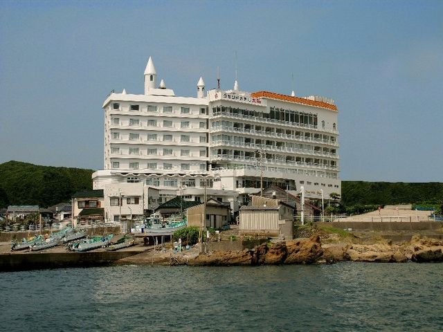 都心〜アクアライン経由で2・5時間。南房総白浜の海沿いに建つ、全室オーシャンビューのホテル。_グランドホテル太陽
