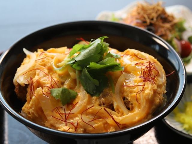 ランチのSPFかつ丼_大自然の静寂と天然自噴温泉を愉しむ湯宿 亀山温泉ホテル