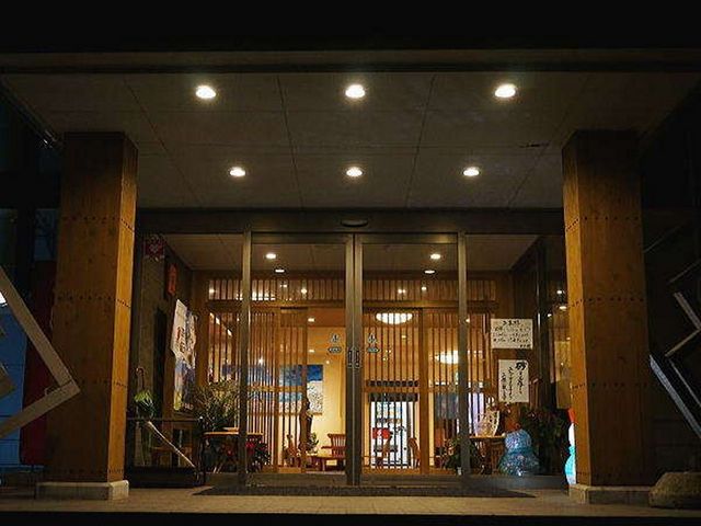 宝来館正面玄関_浜べの料理宿宝来館
