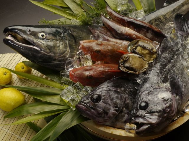 三陸産の新鮮魚介をご堪能ください_浜べの料理宿宝来館