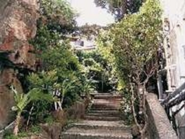 風情ある小路を上がってください。_きくや旅館