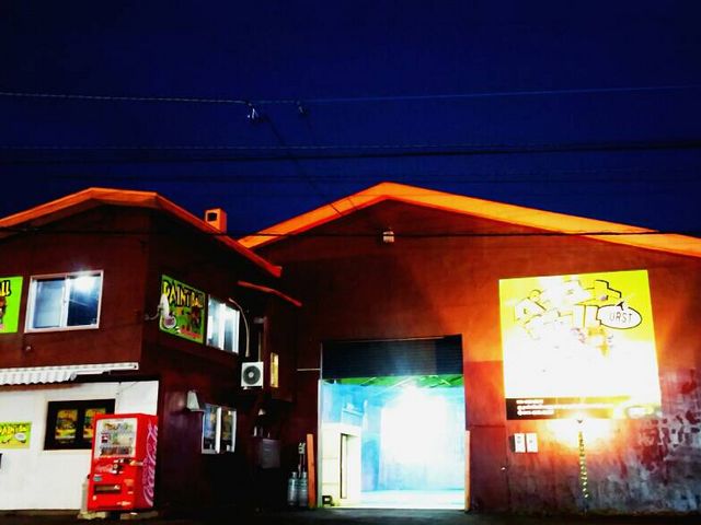 平日13:00〜22:00
土日祝10:00〜22:00まで営業中です!_ペイントボールフィールドバースト札幌
