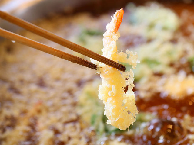 揚げたての天ぷらは絶品!さくさくの食感をお楽しみください♪_大江戸温泉物語 Premium 伊勢志摩