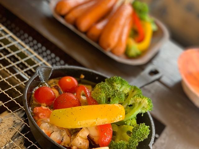 開放的な空間でお洒落BBQも気軽に楽しめます!!_カーメルビーチクラブ