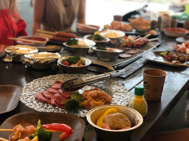 屋根付のBBQ施設なので雨でも大丈夫!_カーメルビーチクラブ