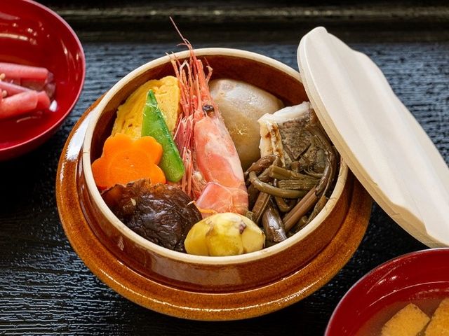 戦国武将のおもてなし。朝倉羽釜飯_一乗谷あさくら水の駅