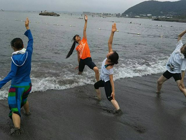 砂浴ビーチヨガ_アウトドアヨガRepureBODY
