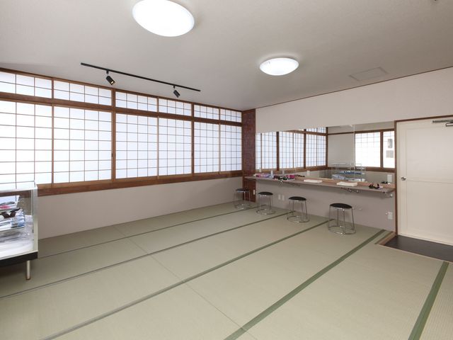 広々とした着付け室_着物レンタル 京小町 清水本店