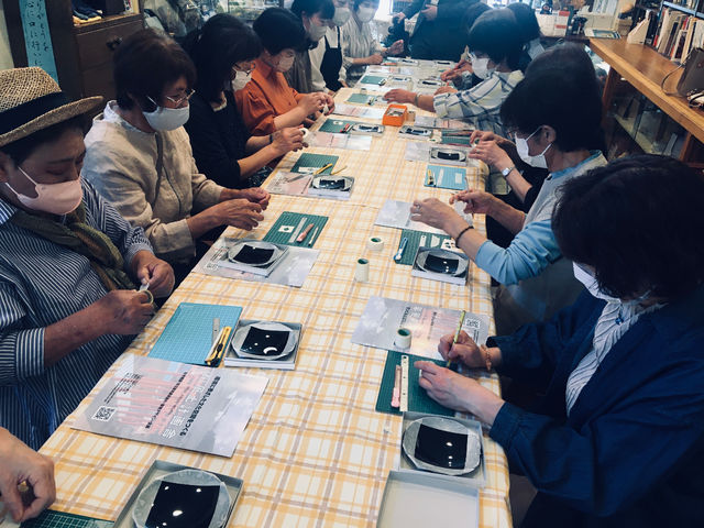 団体様で小樽観光にいらしてくれた方々からも好評です。
人数が多い場合は前もってご相談下さい。_片桐仏壇店 アトリエピアノ