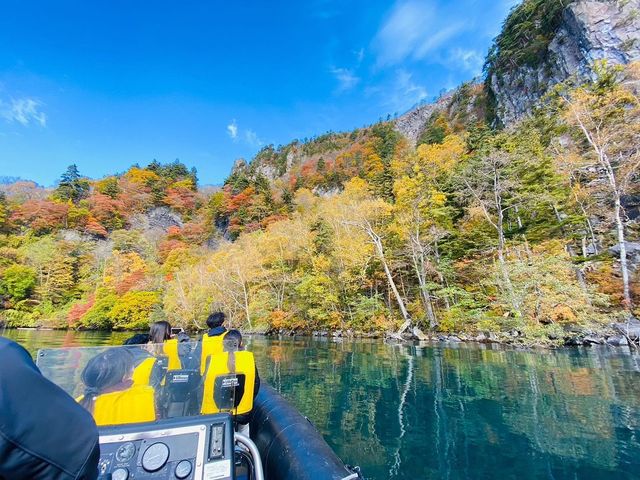 ダイナミック!特別保護区をクルーズ_十和田湖カヌーセンター