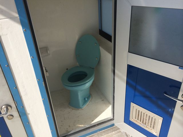 トイレ_釣り船まるかつ