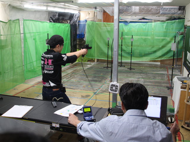 早撃ち(スピードシューティング体験できます。_シューティング カフェ ロック ON