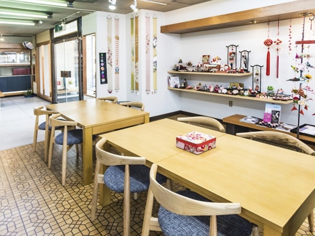 店舗内1_きものサロン まるよ