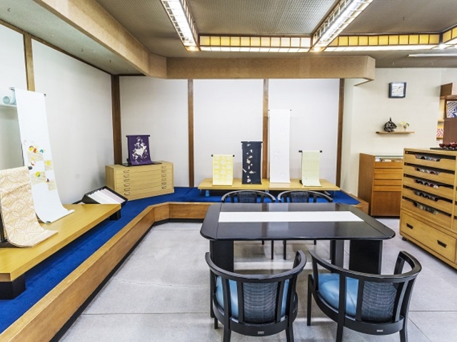 店舗内2_きものサロン まるよ