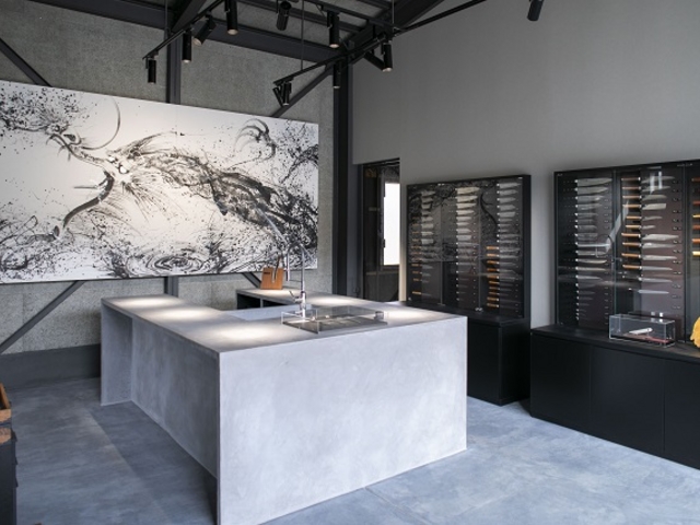 RYUSEN FACTORY&STORE(龍泉刃物)